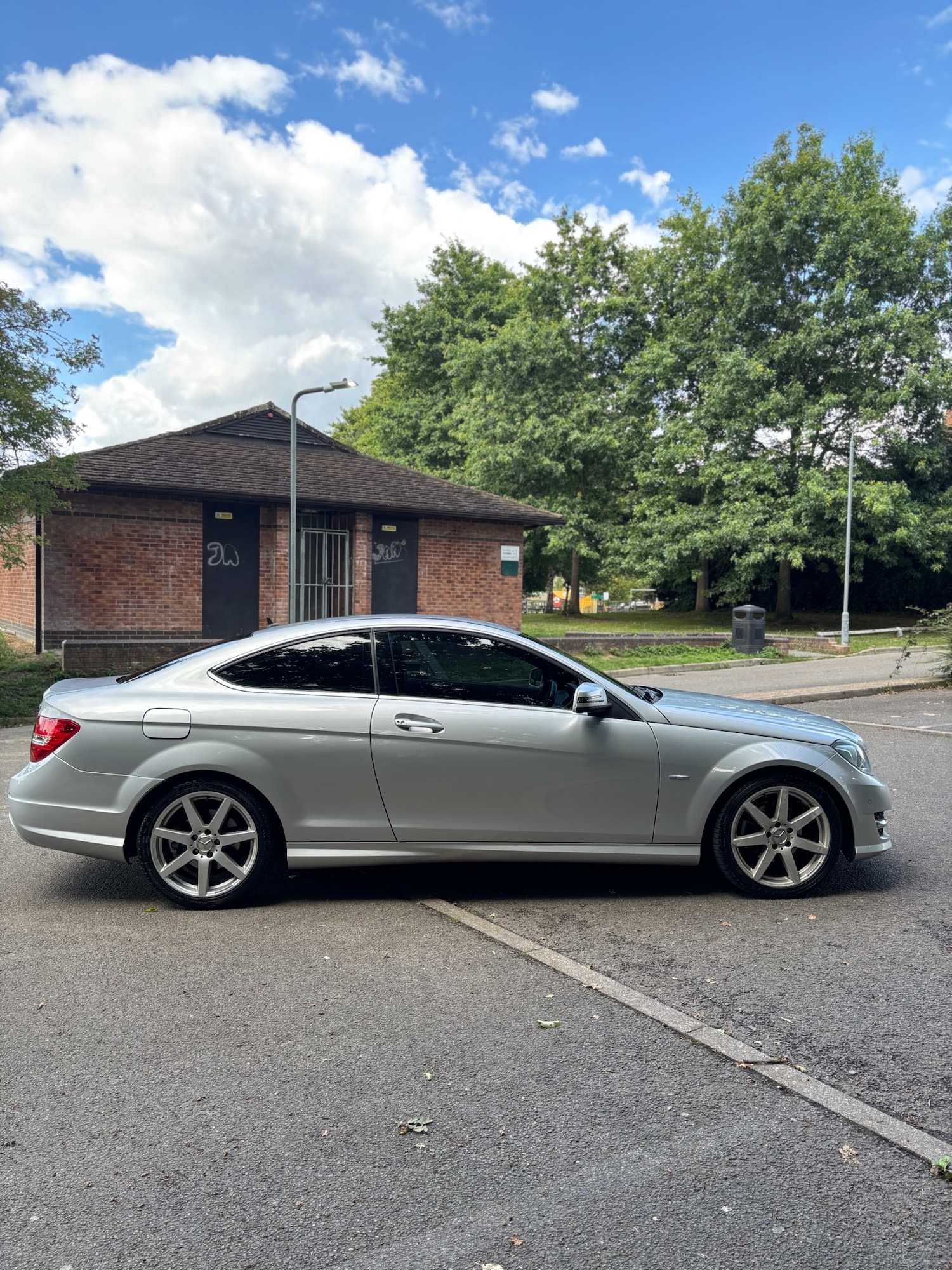 Used Mercedes-Benz C Class 2011 for sale - 76404531: Photo 8