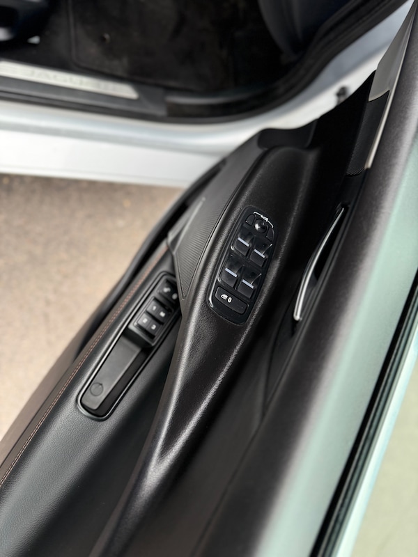 Used Jaguar XE 2015 for sale - 76257980: Photo 12