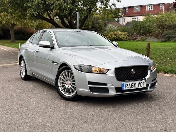 Used Jaguar XE 2015 for sale - 76257980: Photo 1