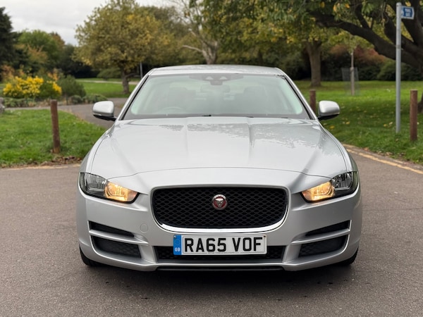 Used Jaguar XE 2015 for sale - 76257980: Photo 2