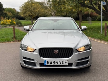 Used Jaguar XE 2015 for sale - 76257980: Photo 2