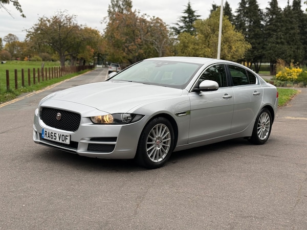 Used Jaguar XE 2015 for sale - 76257980: Photo 3