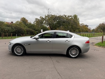 Used Jaguar XE 2015 for sale - 76257980: Photo 4