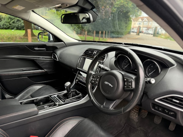 Used Jaguar XE 2015 for sale - 76257980: Photo 8