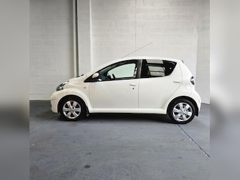 Used Toyota AYGO 2011 for sale - 76214577: Photo