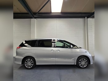 Used Toyota Estima 2024 for sale - 76215487: Photo