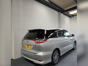 Used Toyota Estima 2024 for sale - 76215487: Photo