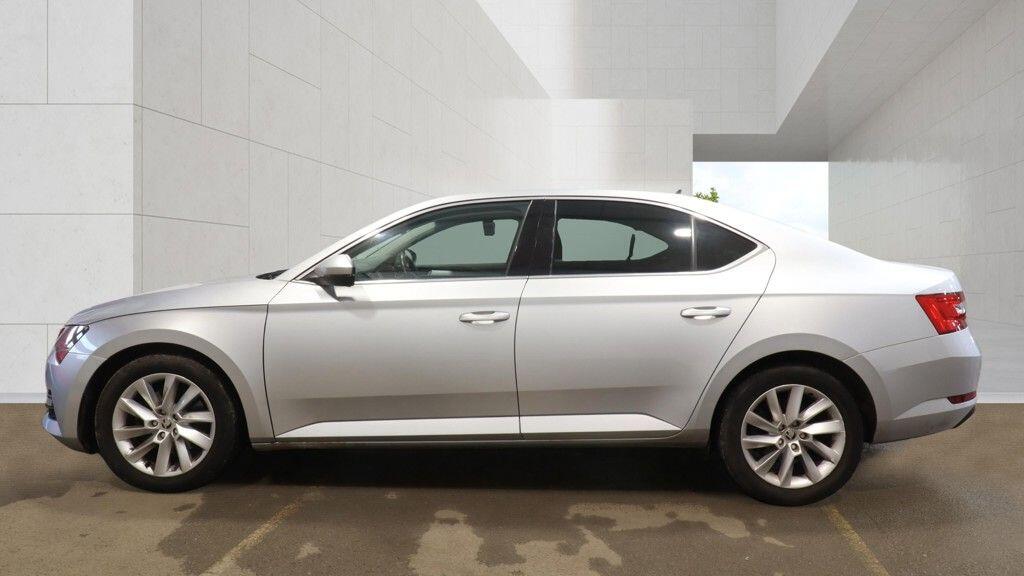 Used Skoda Superb 2019 for sale - 78159174: Photo 5