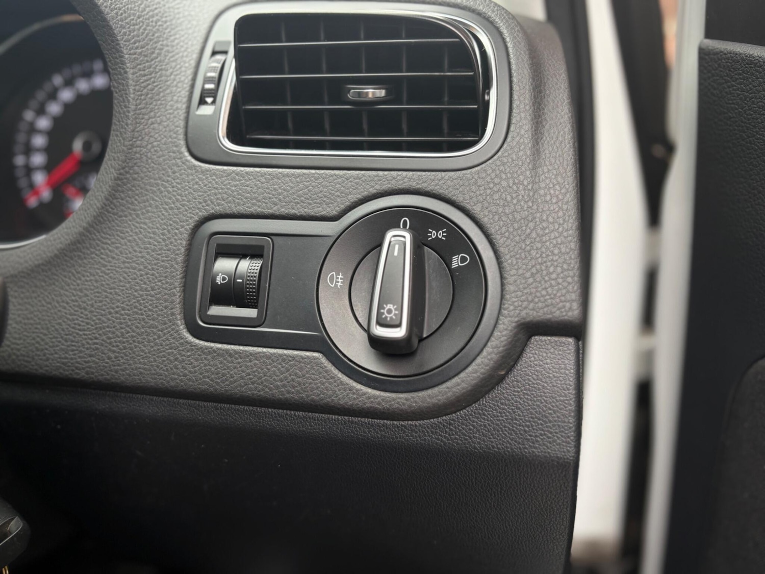 Used Volkswagen Polo 2014 for sale - 78043305: Photo 71