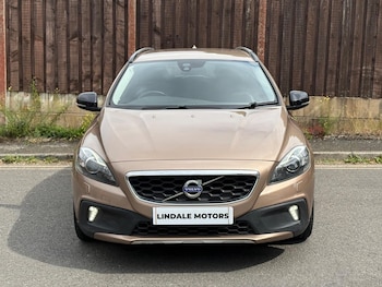 Used Volvo V40 Cross Country 2014 for sale - 79082302: Photo