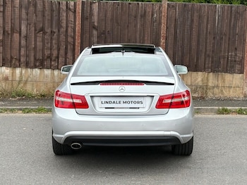 Used Mercedes-Benz E Class 2011 for sale - 79531249: Photo