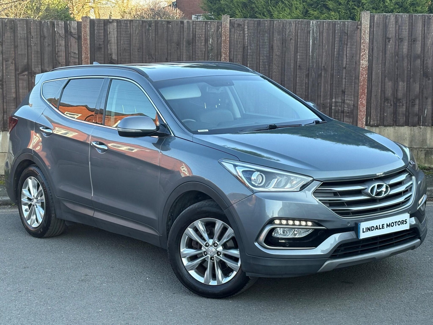 Used Hyundai Santa Fe 2017 for sale - 78043321: Photo 1