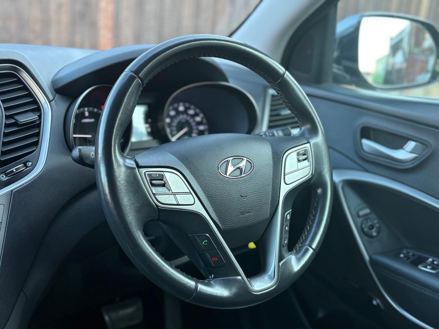 Used Hyundai Santa Fe 2017 for sale - 78043321: Photo 30