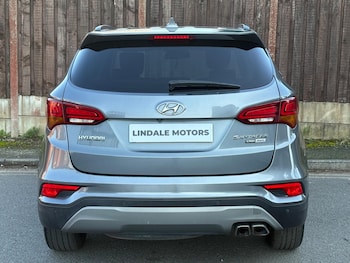 Used Hyundai Santa Fe 2017 for sale - 78043321: Photo