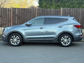 Used Hyundai Santa Fe 2017 for sale - 78043321: Photo