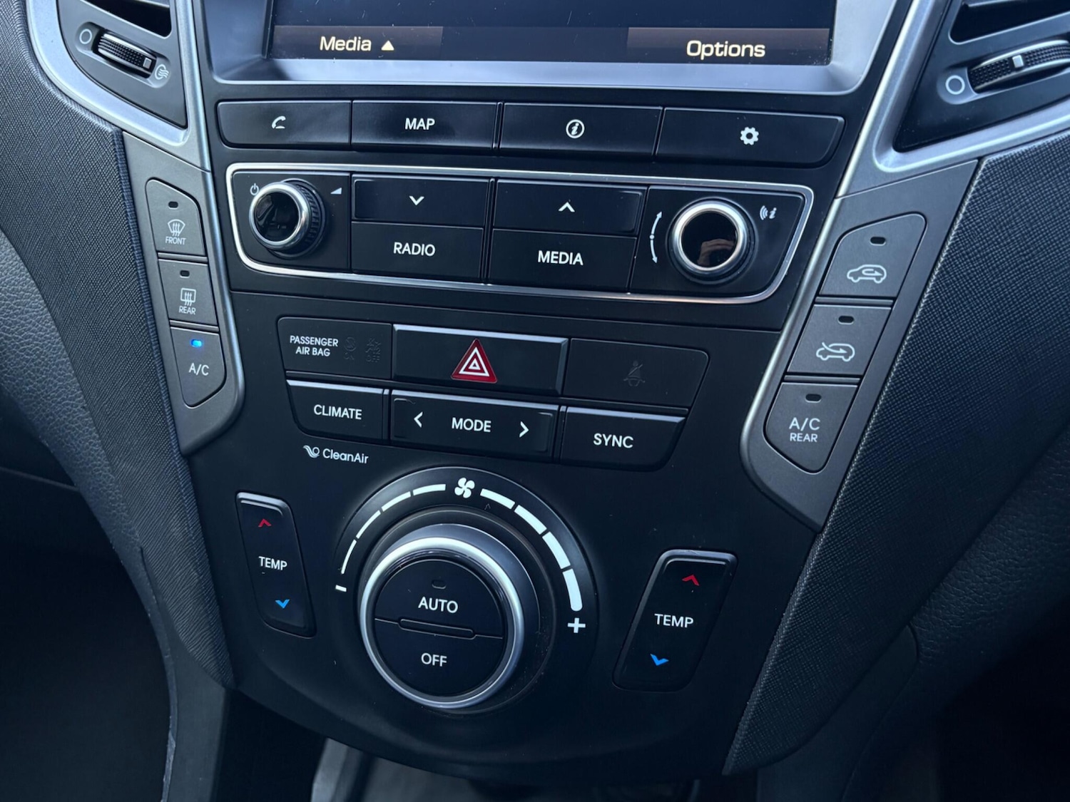 Used Hyundai Santa Fe 2017 for sale - 78043321: Photo 52