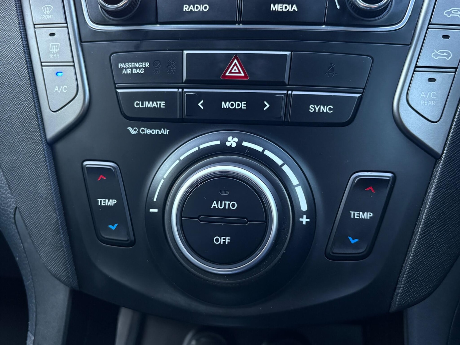 Used Hyundai Santa Fe 2017 for sale - 78043321: Photo 54