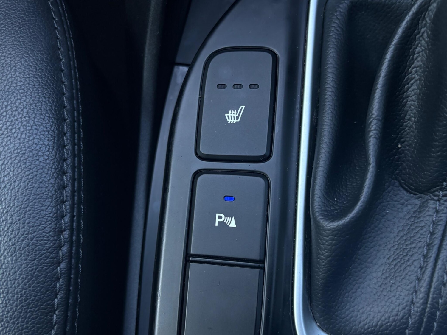 Used Hyundai Santa Fe 2017 for sale - 78043321: Photo 57