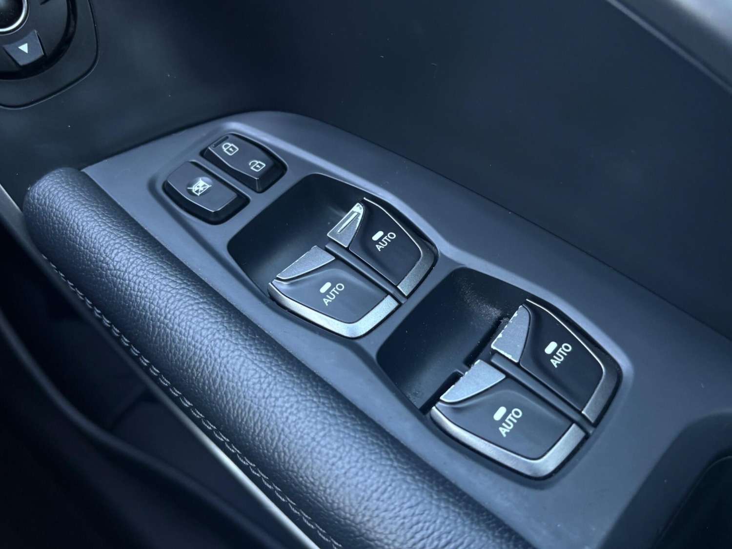 Used Hyundai Santa Fe 2017 for sale - 78043321: Photo 60