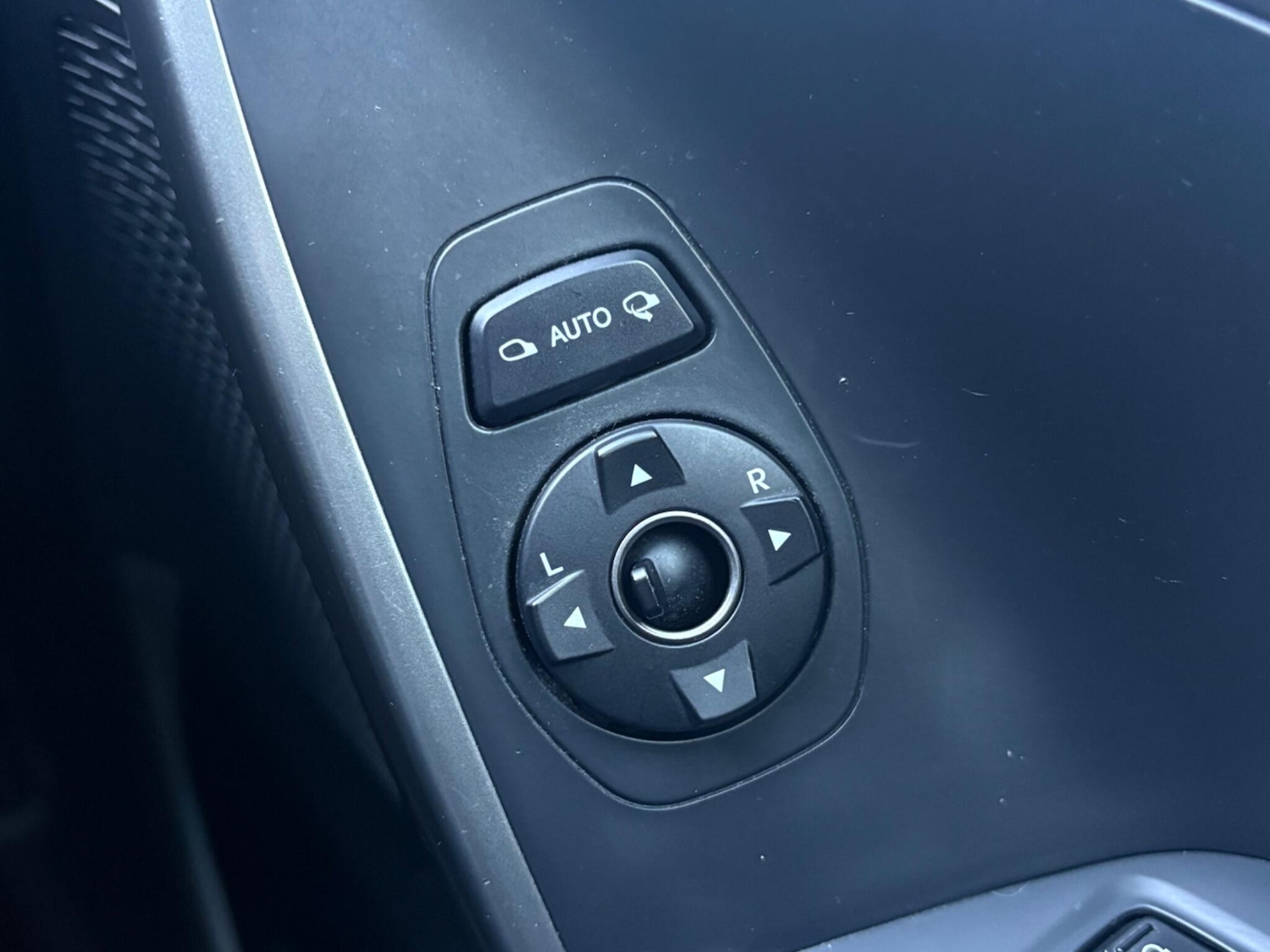 Used Hyundai Santa Fe 2017 for sale - 78043321: Photo 61