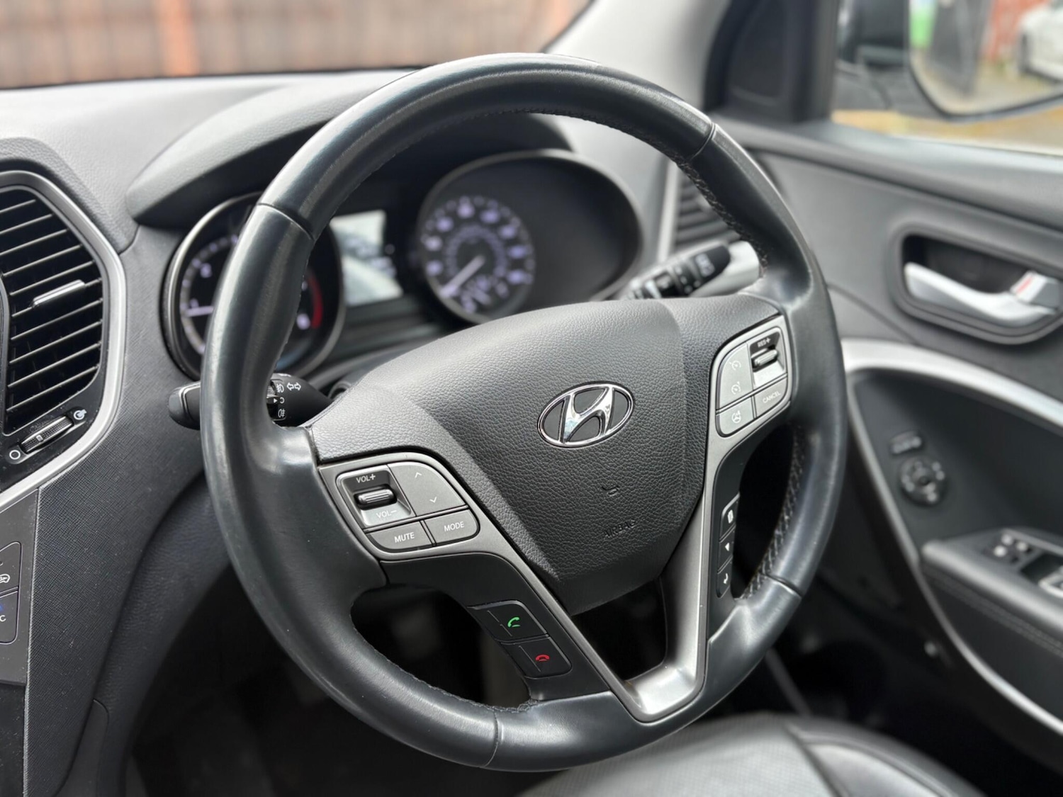 Used Hyundai Santa Fe 2017 for sale - 78177255: Photo 33