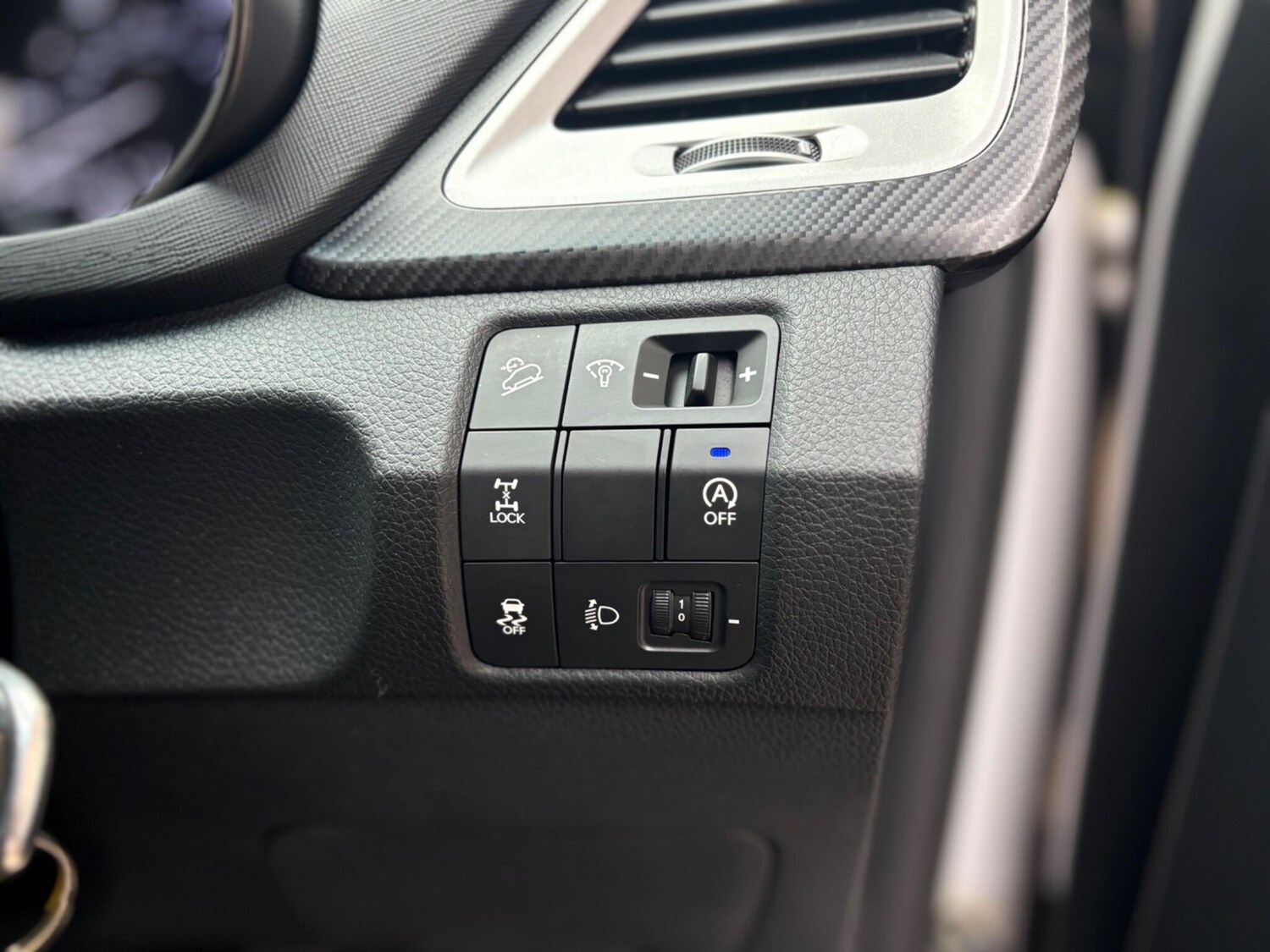 Used Hyundai Santa Fe 2017 for sale - 78177255: Photo 54