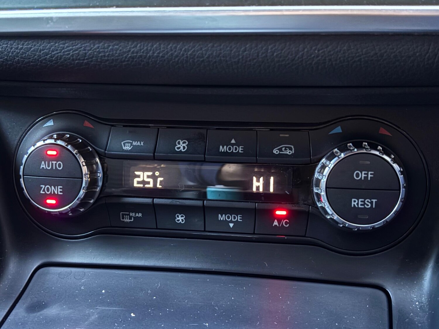 Used Mercedes-Benz GLA 2016 for sale - 78043309: Photo 48