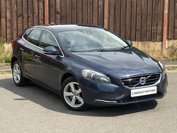 Used Volvo V40 2015 for sale - 79082316: Photo
