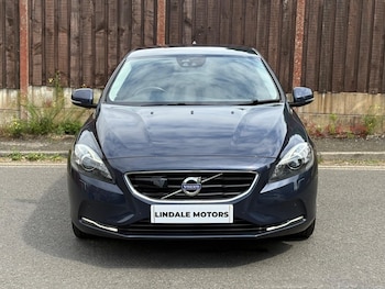 Used Volvo V40 2015 for sale - 79082316: Photo