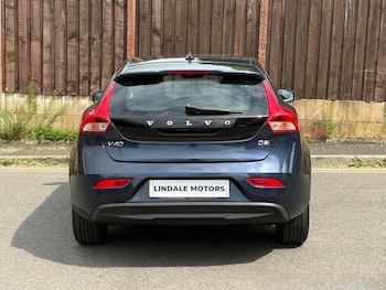 Used Volvo V40 2015 for sale - 79082316: Photo