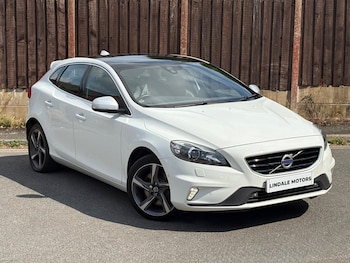 Used Volvo V40 2015 for sale - 79522481: Photo