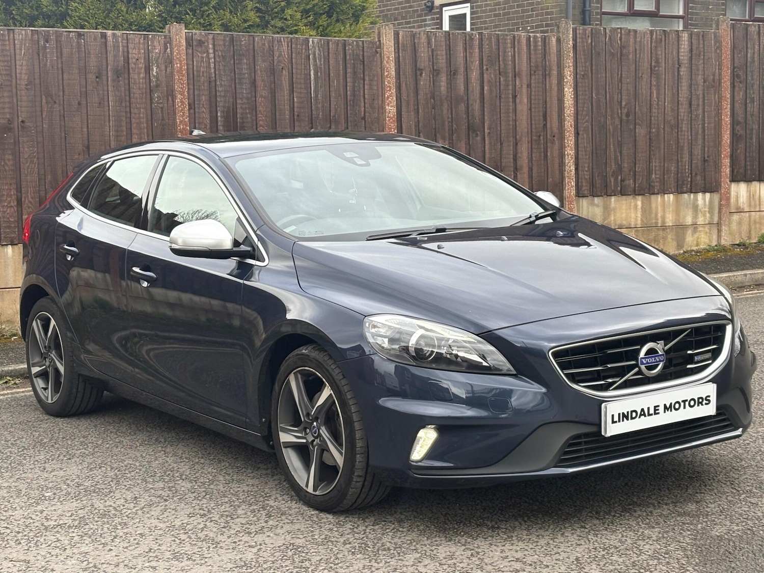 Used Volvo V40 2014 for sale - 78059924: Photo 11