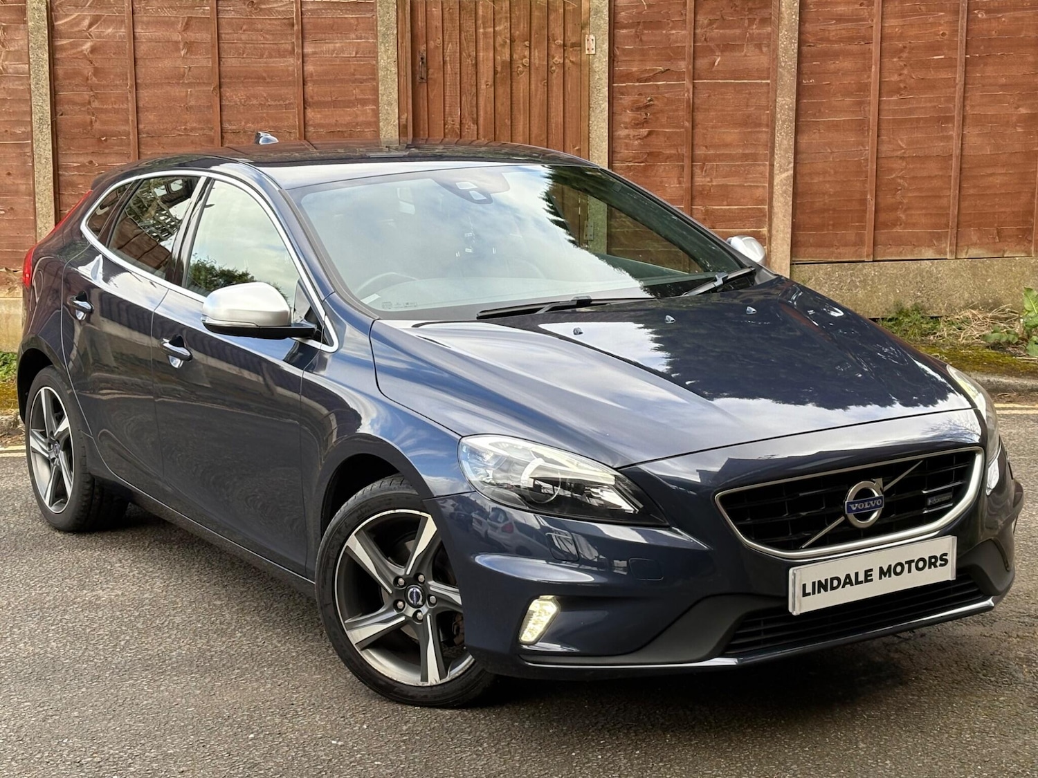 Used Volvo V40 2014 for sale - 78059924: Photo 13