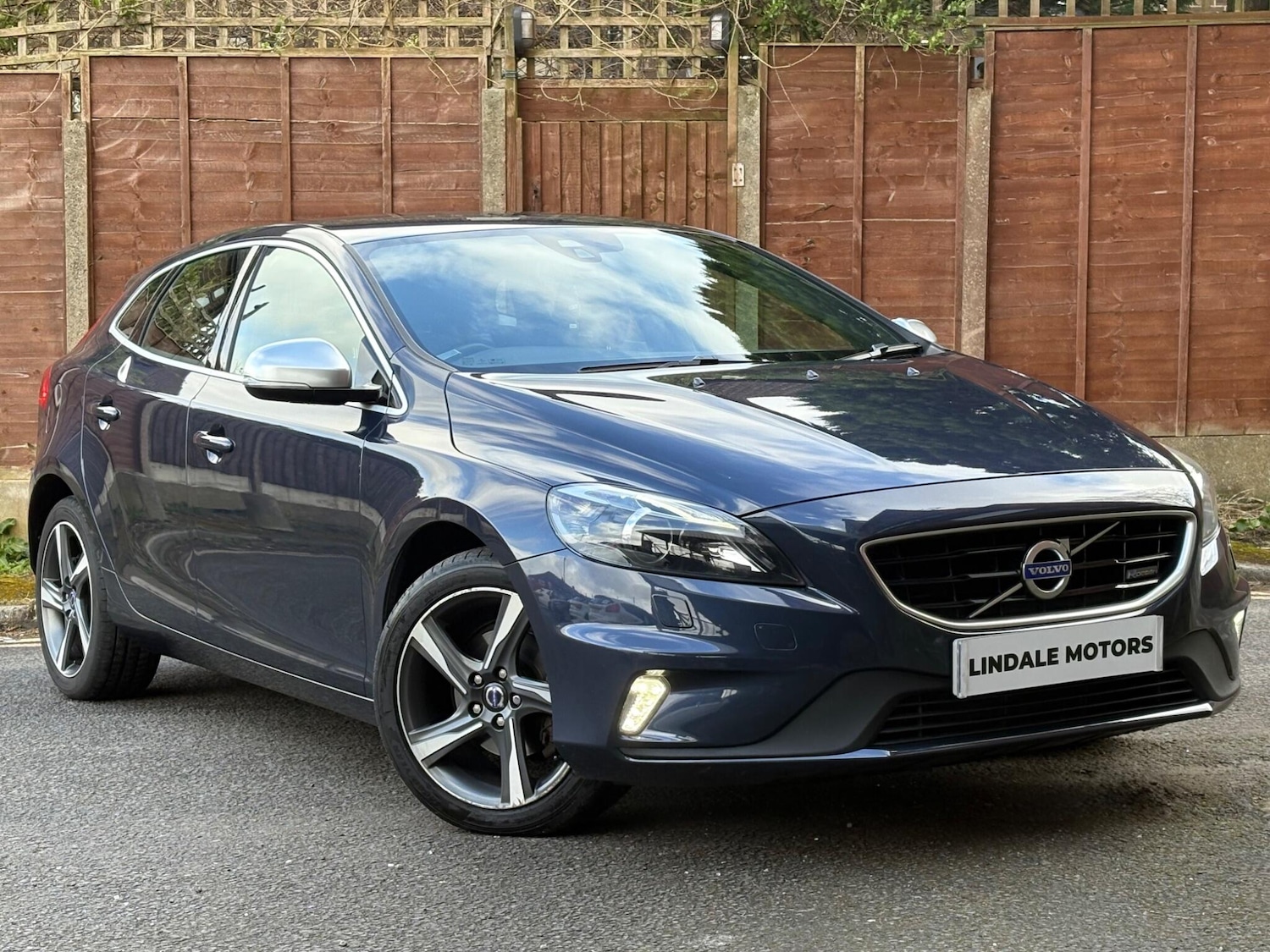 Used Volvo V40 2014 for sale - 78059924: Photo 14
