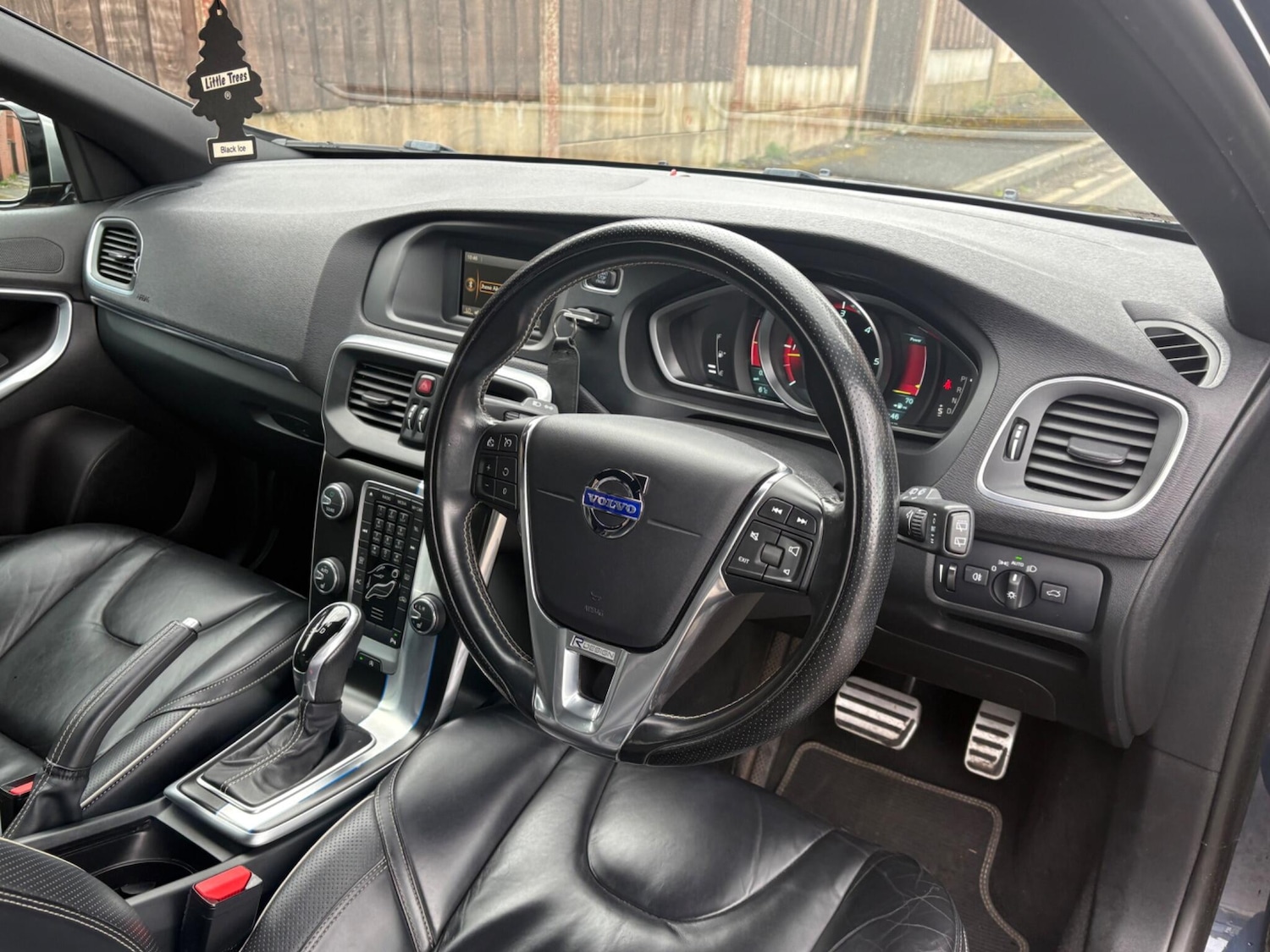 Used Volvo V40 2014 for sale - 78059924: Photo 15