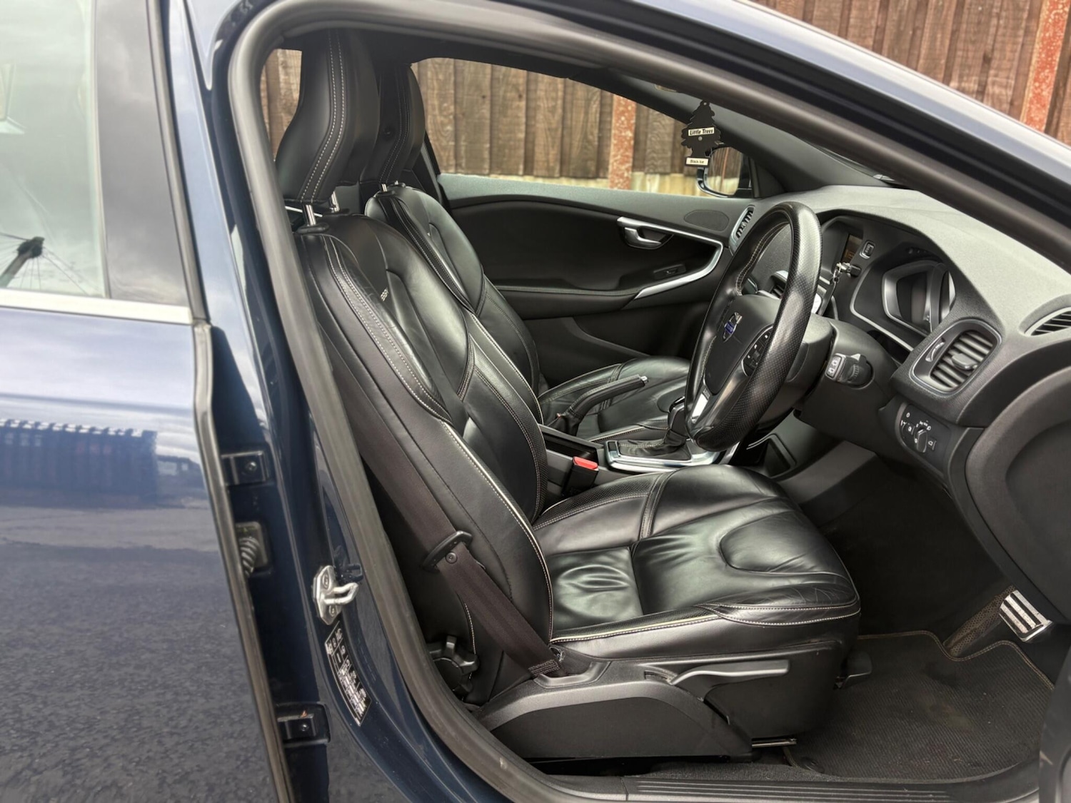 Used Volvo V40 2014 for sale - 78059924: Photo 17