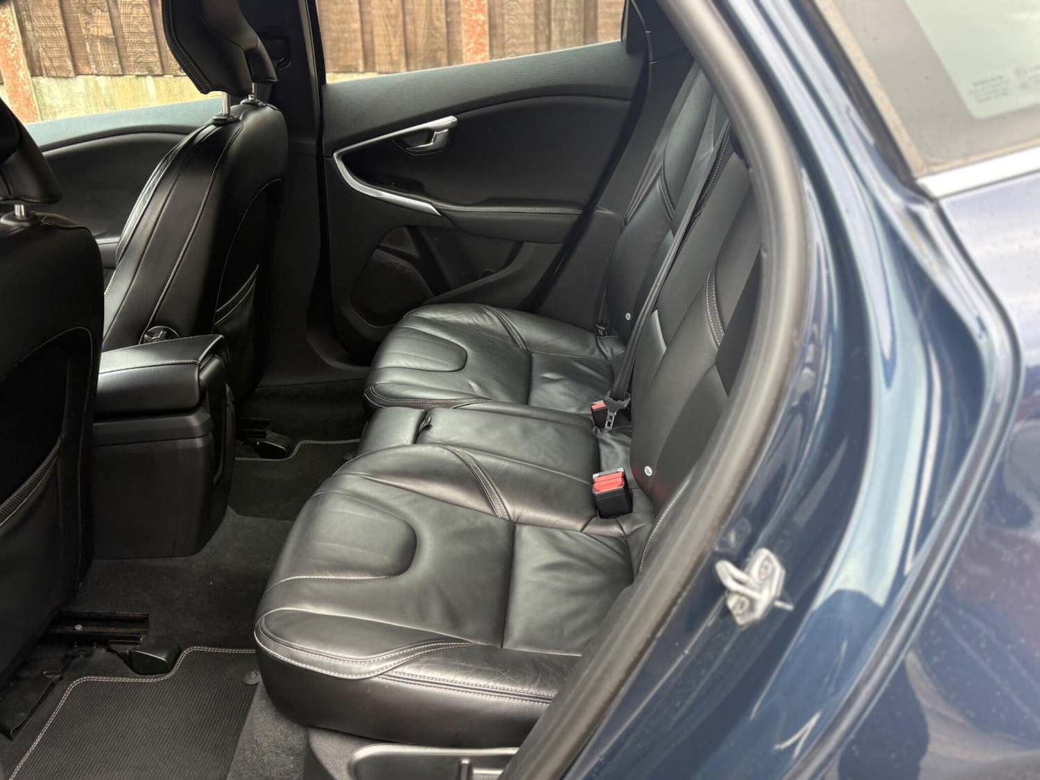 Used Volvo V40 2014 for sale - 78059924: Photo 25