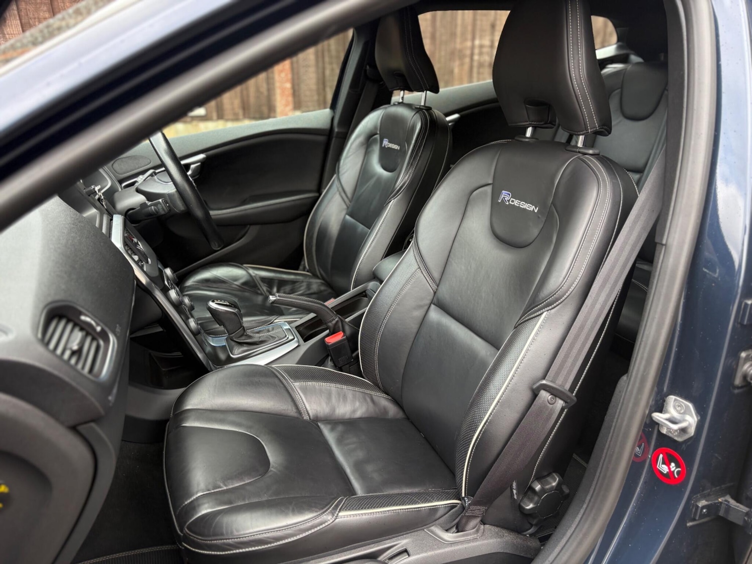 Used Volvo V40 2014 for sale - 78059924: Photo 30