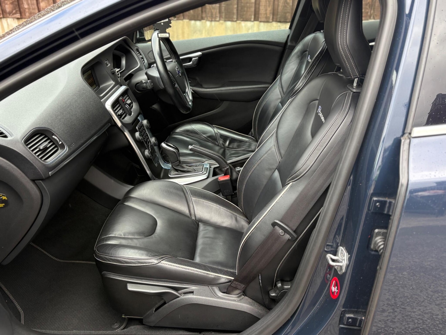 Used Volvo V40 2014 for sale - 78059924: Photo 31