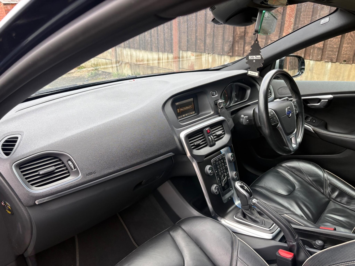 Used Volvo V40 2014 for sale - 78059924: Photo 33