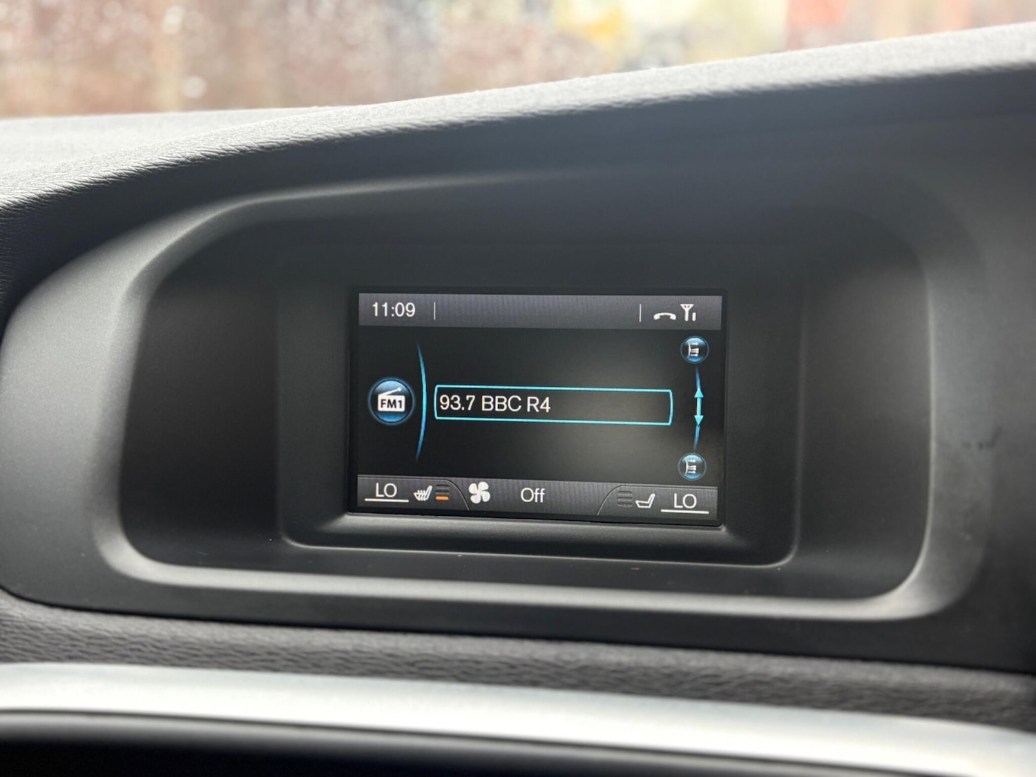 Used Volvo V40 2014 for sale - 78059924: Photo 42