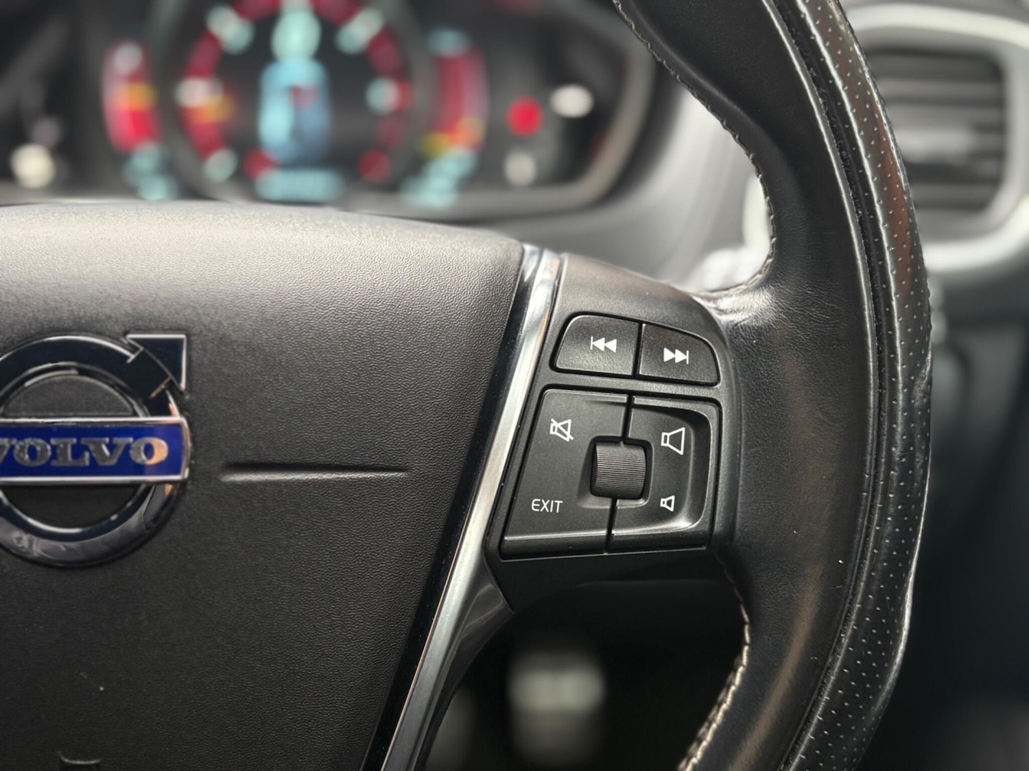 Used Volvo V40 2014 for sale - 78059924: Photo 45