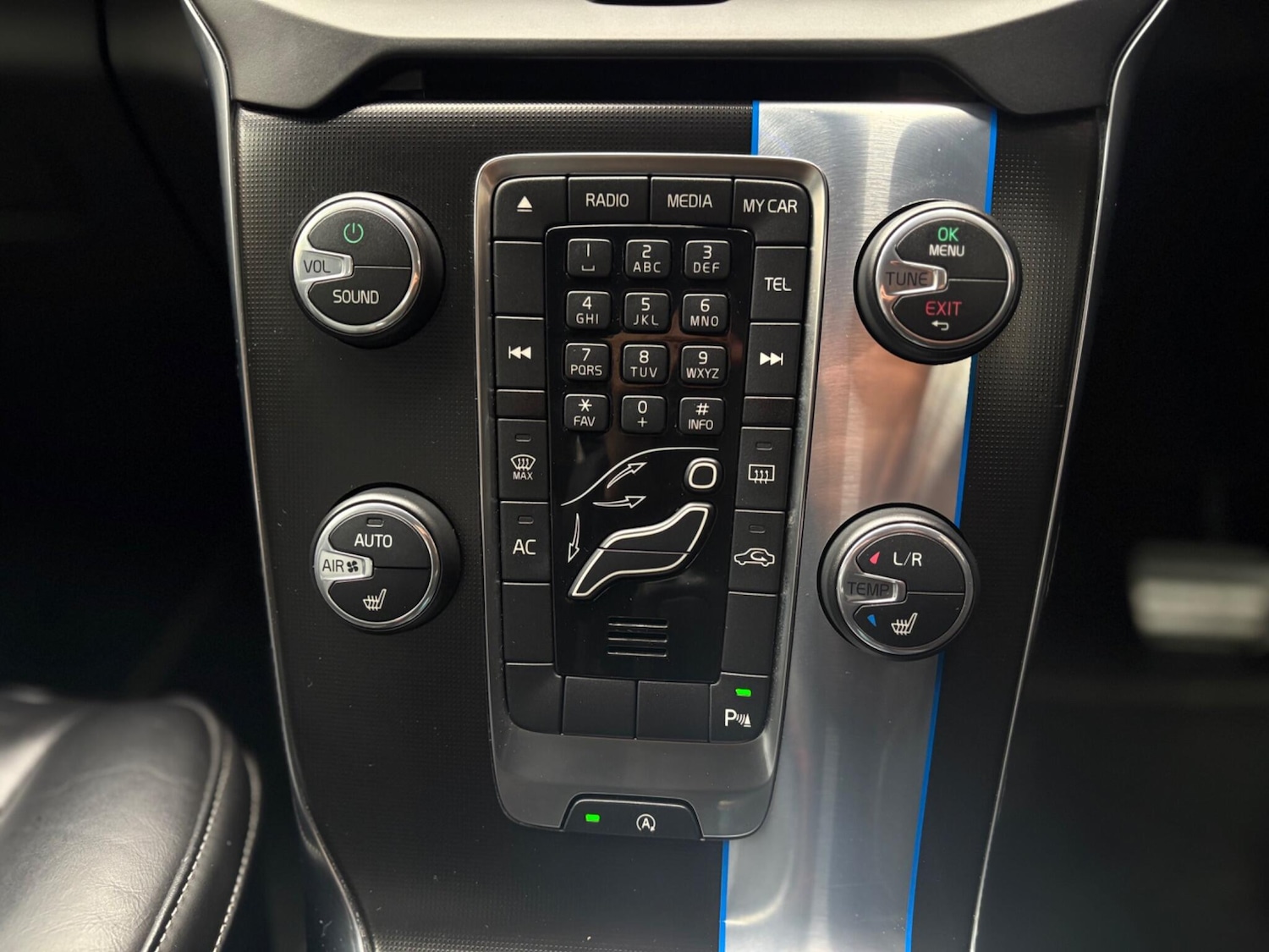 Used Volvo V40 2014 for sale - 78059924: Photo 56