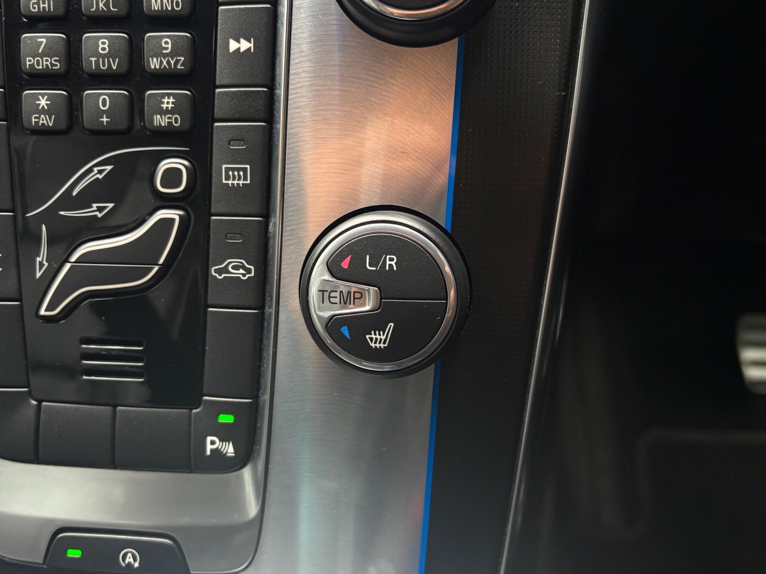 Used Volvo V40 2014 for sale - 78059924: Photo 57