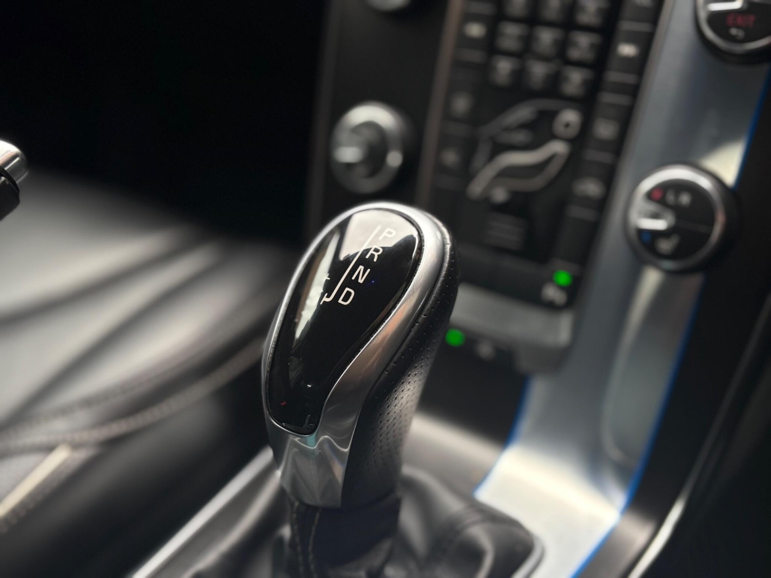 Used Volvo V40 2014 for sale - 78059924: Photo 59