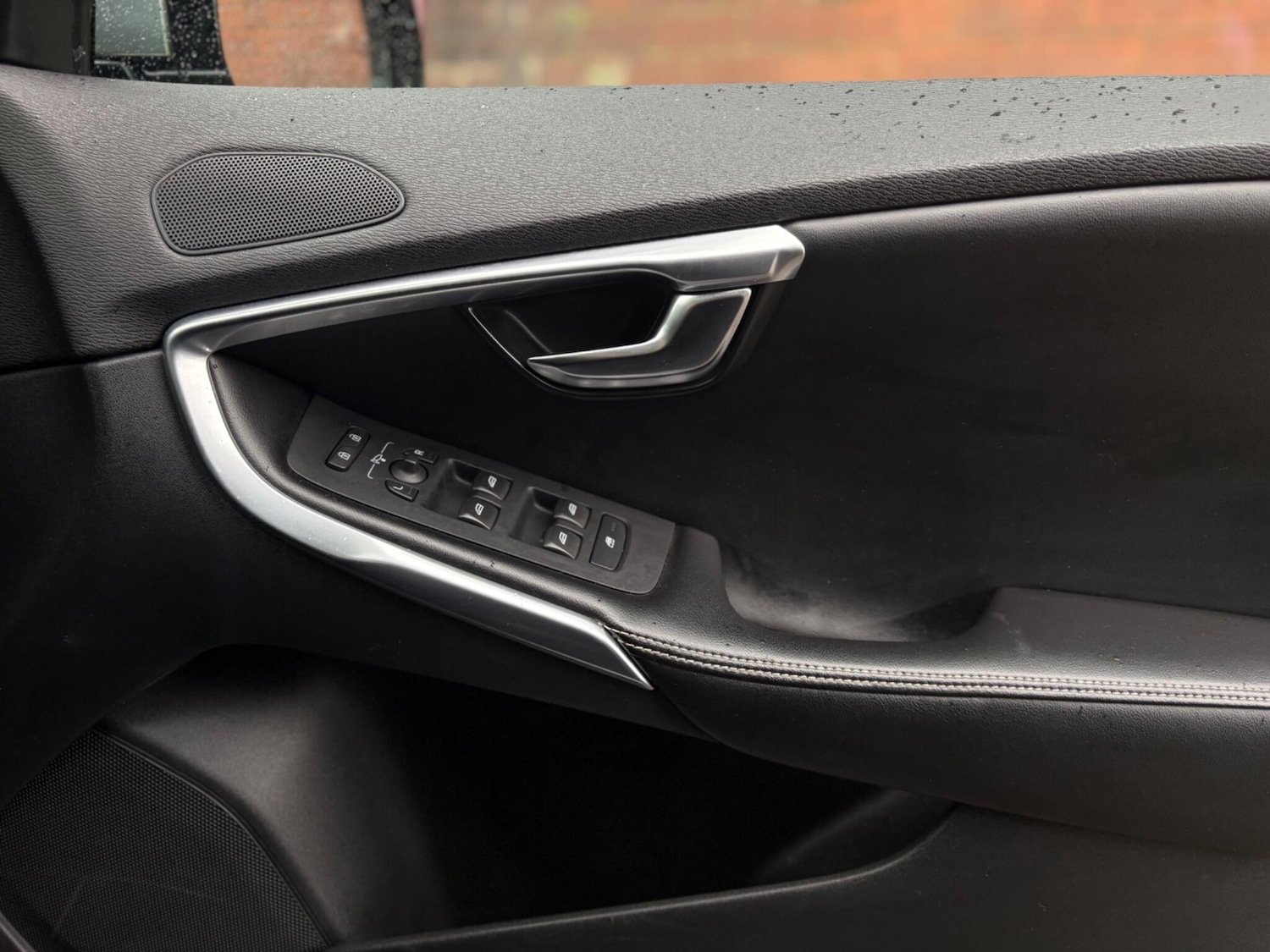 Used Volvo V40 2014 for sale - 78059924: Photo 62