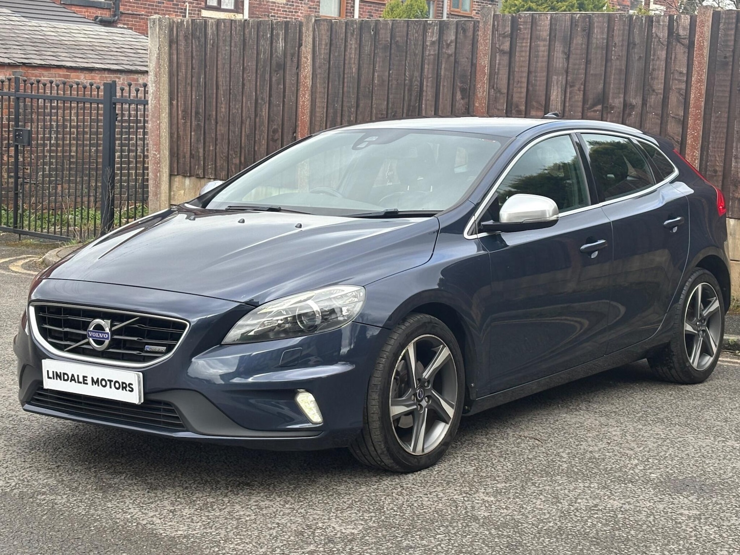 Used Volvo V40 2014 for sale - 78059924: Photo 9