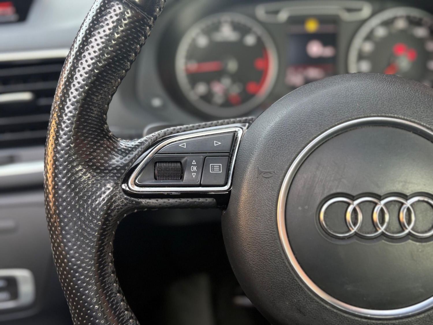 Used Audi Q3 2012 for sale - 78043313: Photo 38