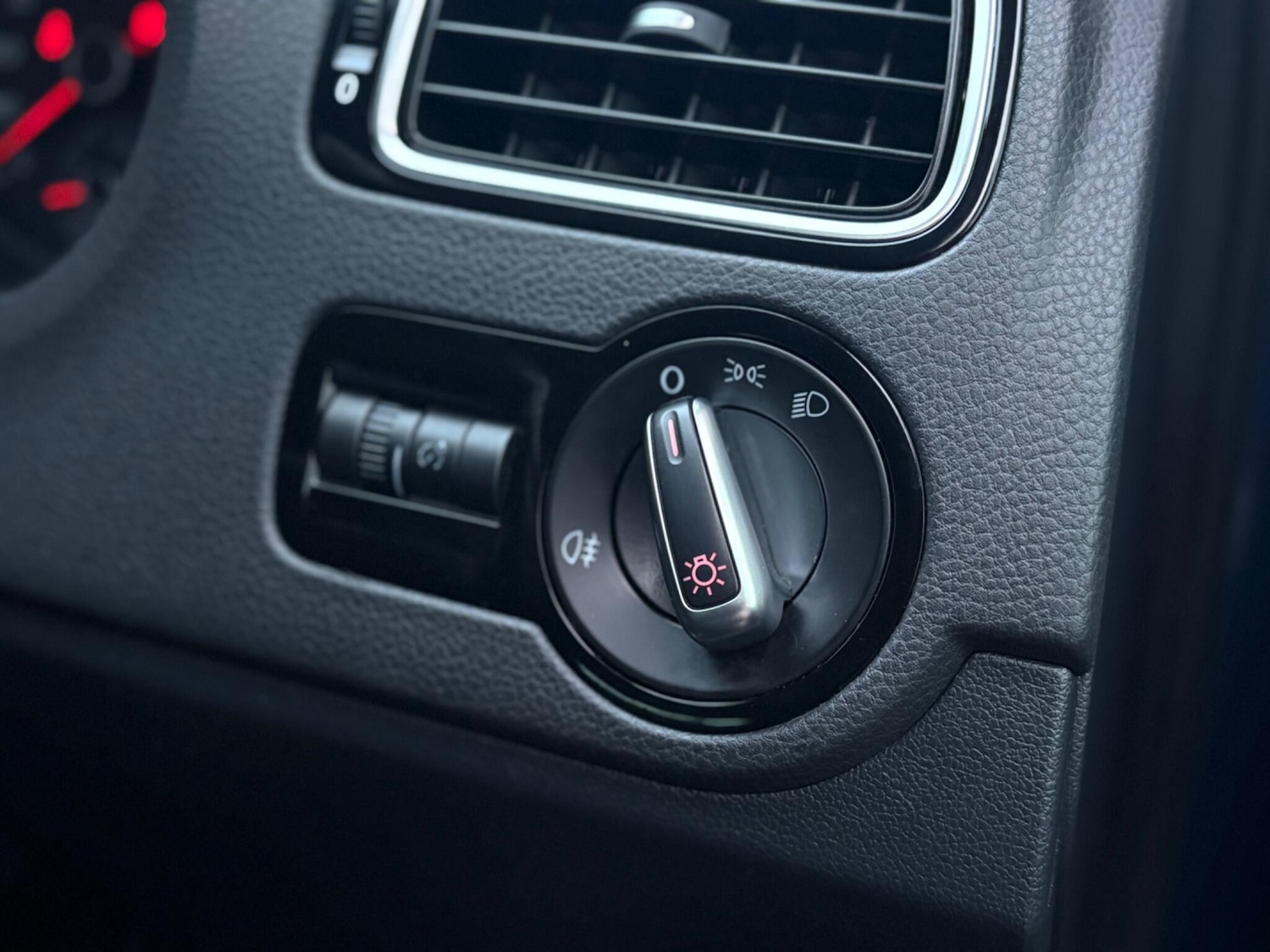 Used Volkswagen Polo 2013 for sale - 78083985: Photo 65