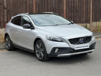 Used Volvo V40 Cross Country 2015 for sale - 79522460: Photo
